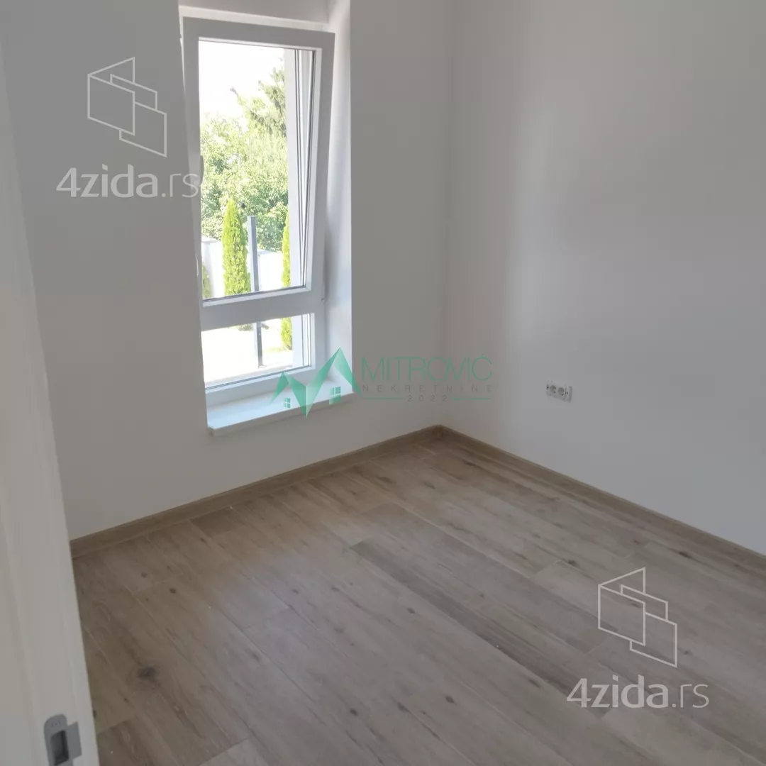 Šestosoban stan | 4zida