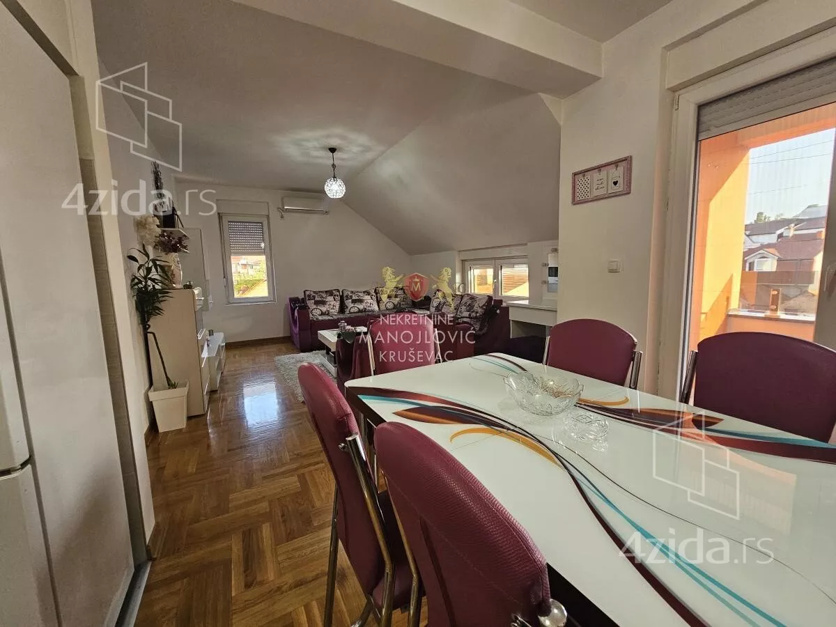 Dvoiposoban stan | 4zida