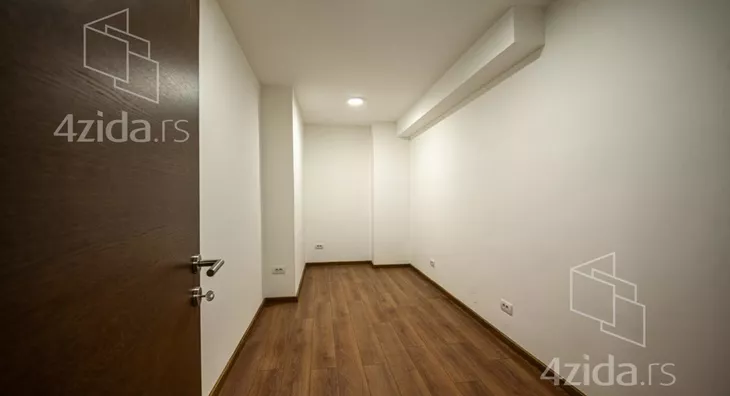 Četvoroiposoban stan | 4zida