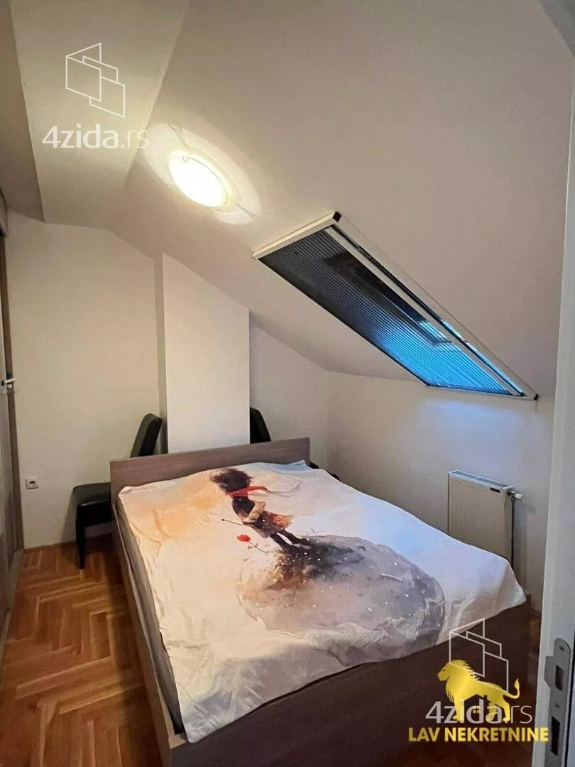 Troiposoban stan | 4zida