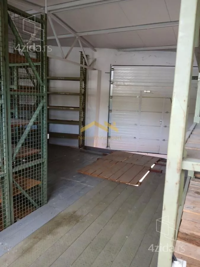 Poslovna zgrada | 4zida