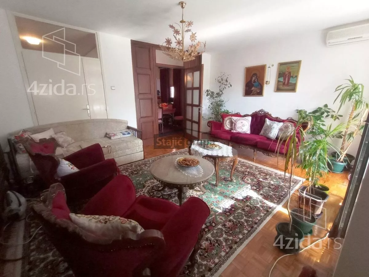 Troiposoban stan | 4zida