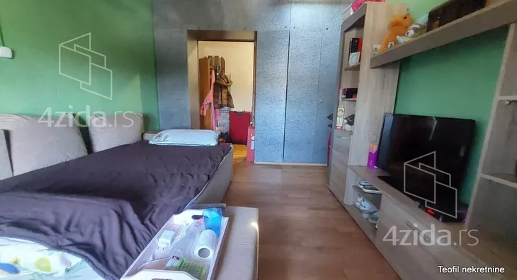 Šestosoban stan | 4zida
