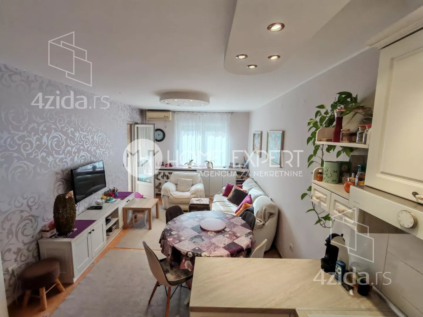 Jednoiposoban stan | 4zida