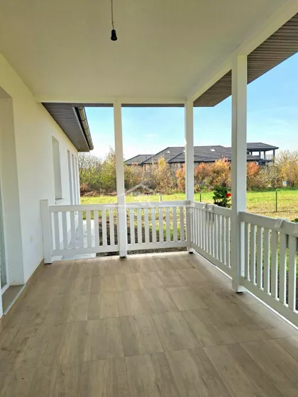 Popova bara nova 3. | 4zida.rs