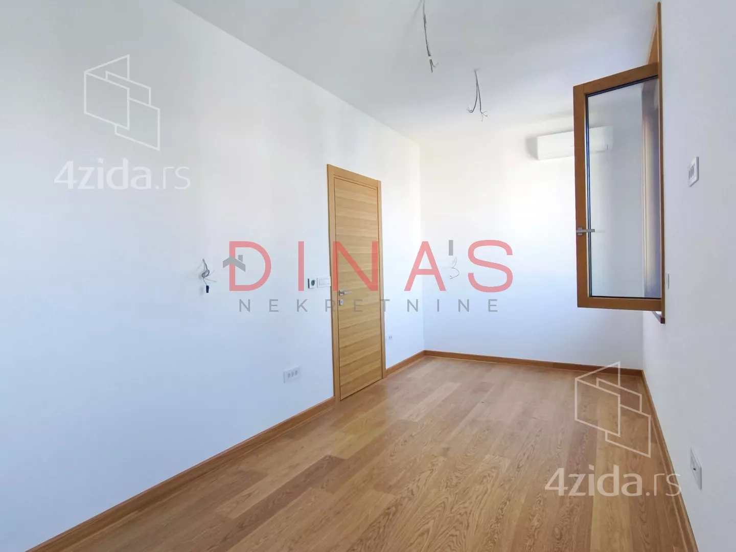 Četvoroiposoban stan | 4zida