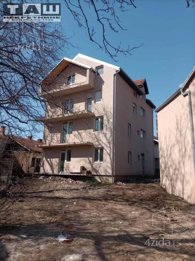 Petosoban stan | 4zida