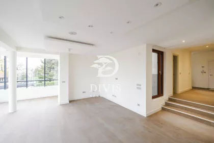 Milovana Glišića bb | 4zida.rs