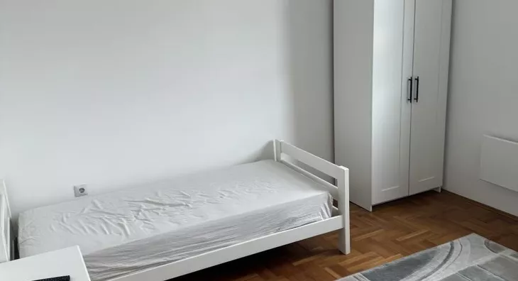 Šestosoban stan | 4zida