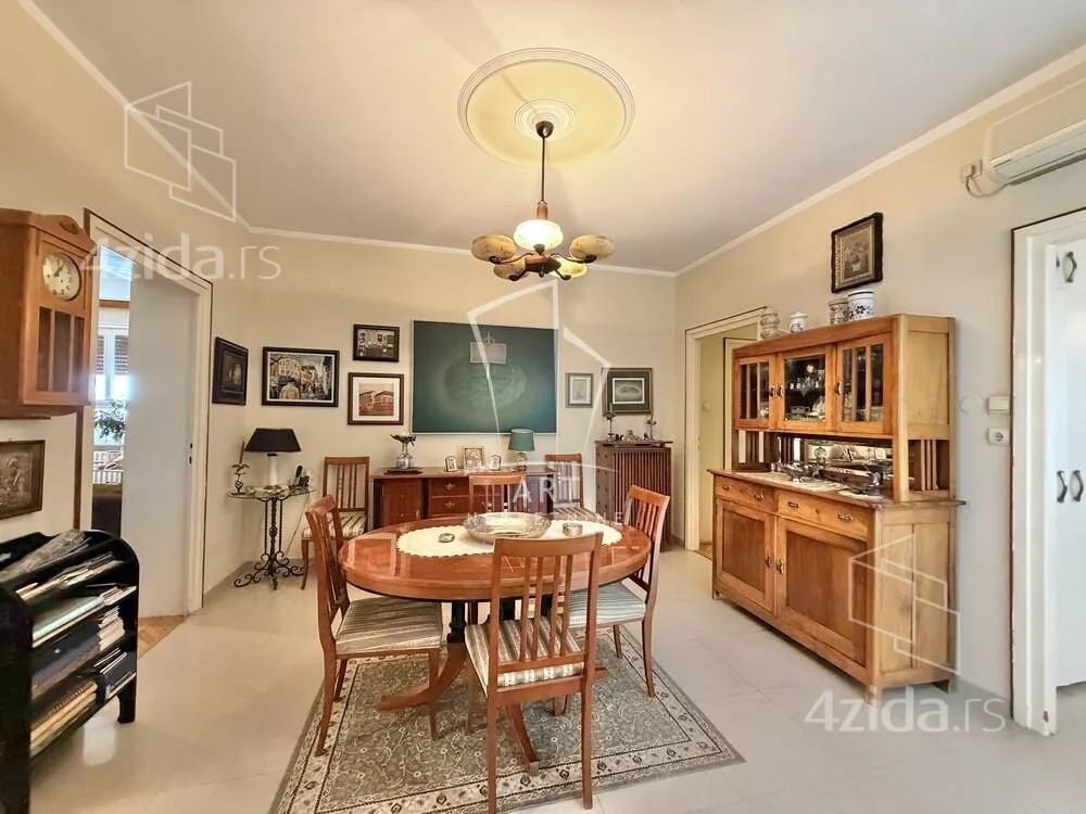 Petoiposoban stan | 4zida