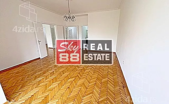 Četvoroiposoban stan | 4zida