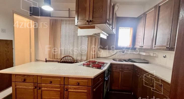 Četvoroiposoban stan | 4zida