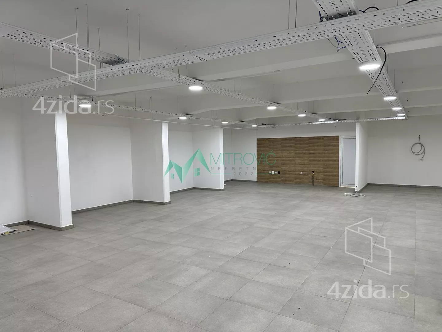 Poslovni prostor | 4zida