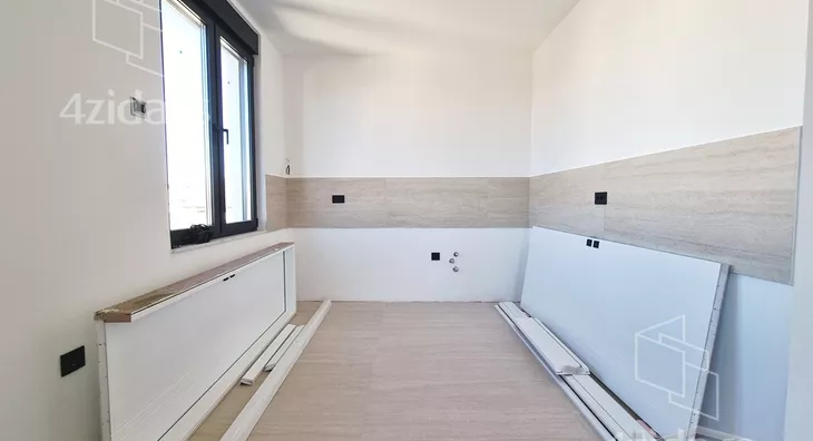 Četvoroiposoban stan | 4zida