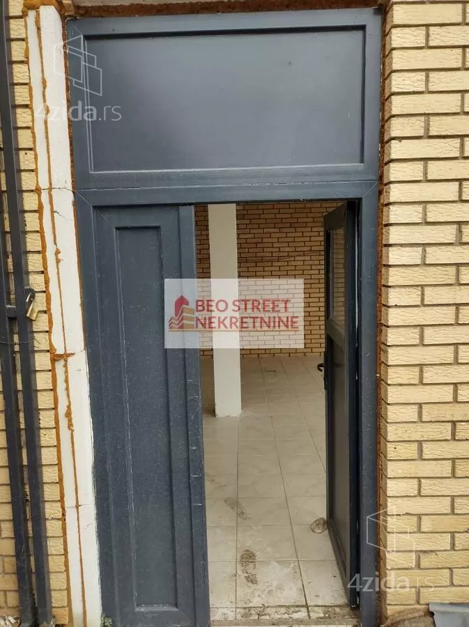 Poslovna zgrada | 4zida