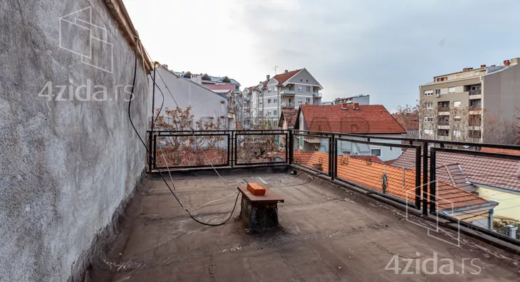 Troiposoban stan | 4zida