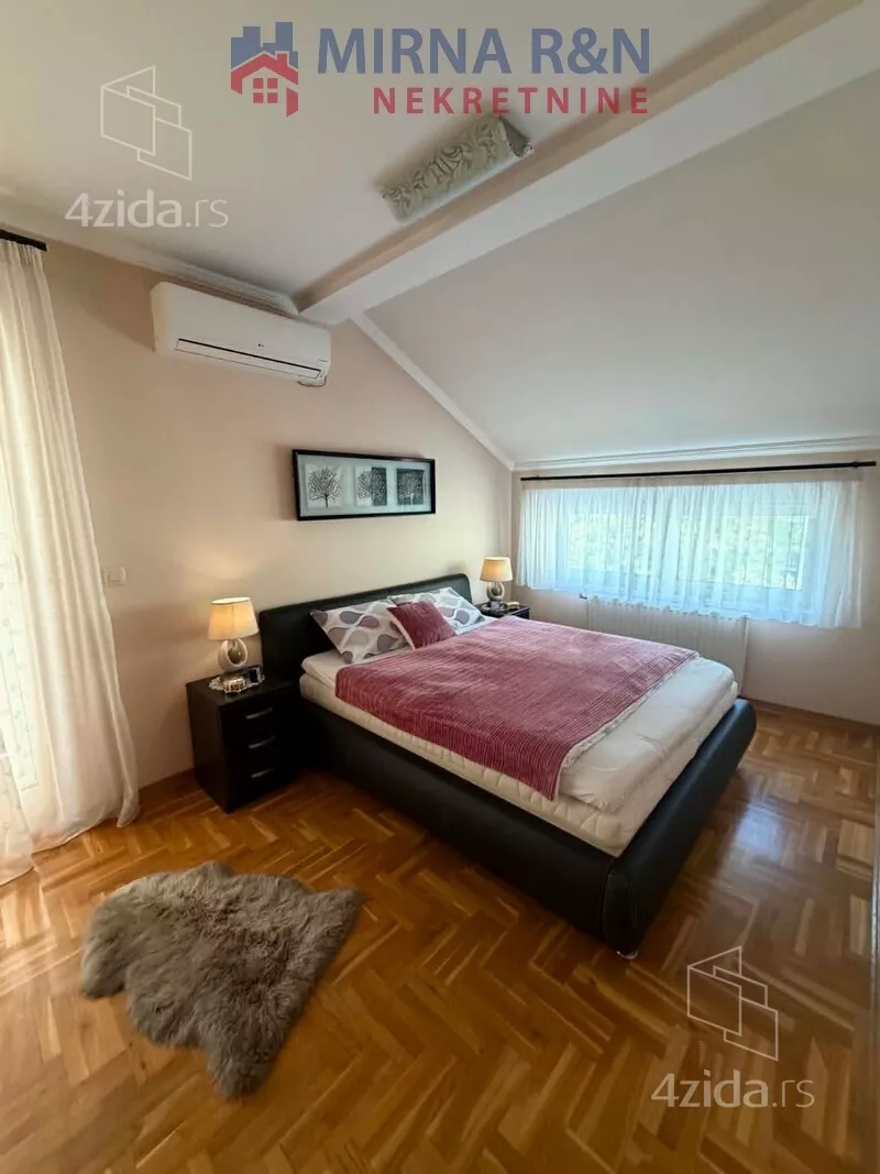 Četvoroiposoban stan | 4zida