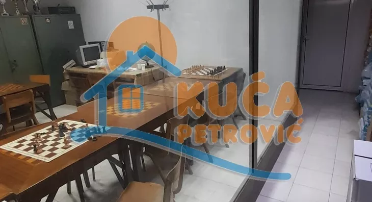 Lokal | 4zida