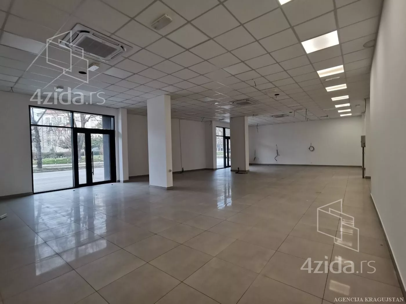 Poslovni prostor | 4zida