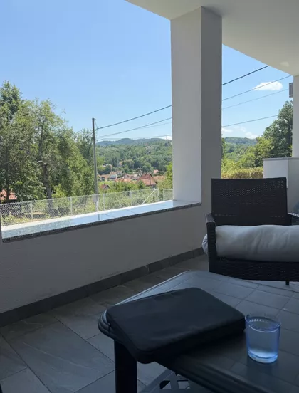 Višnje 11 | 4zida.rs