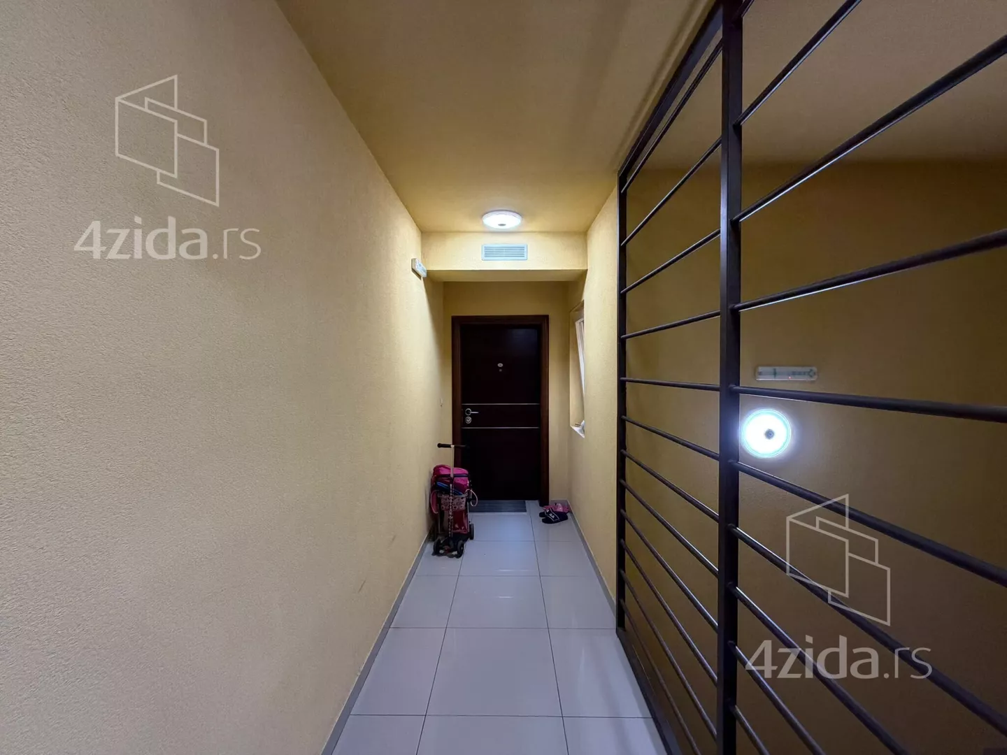 Troiposoban stan | 4zida