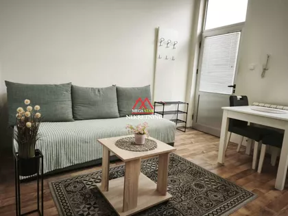 Petra Drapšina | 4zida.rs