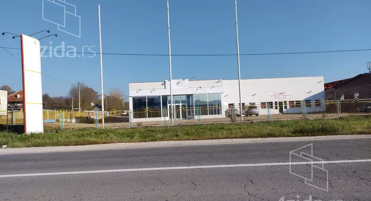 Poslovna zgrada | 4zida