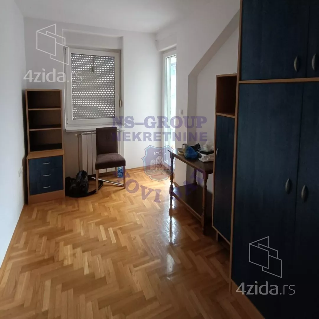 Četvoroiposoban stan | 4zida