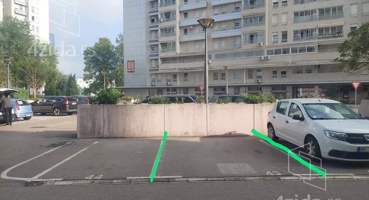 Parking | 4zida