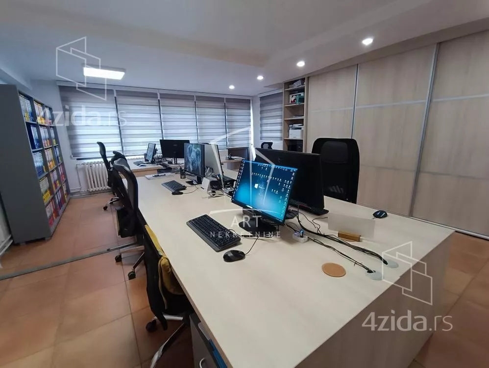 Poslovni prostor | 4zida