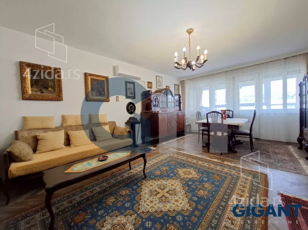 Četvoroiposoban stan | 4zida