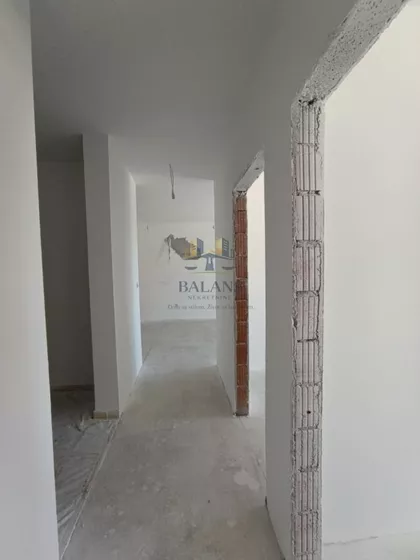 Stari Banovci | 4zida.rs