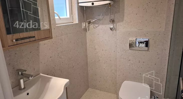 Petosoban stan | 4zida