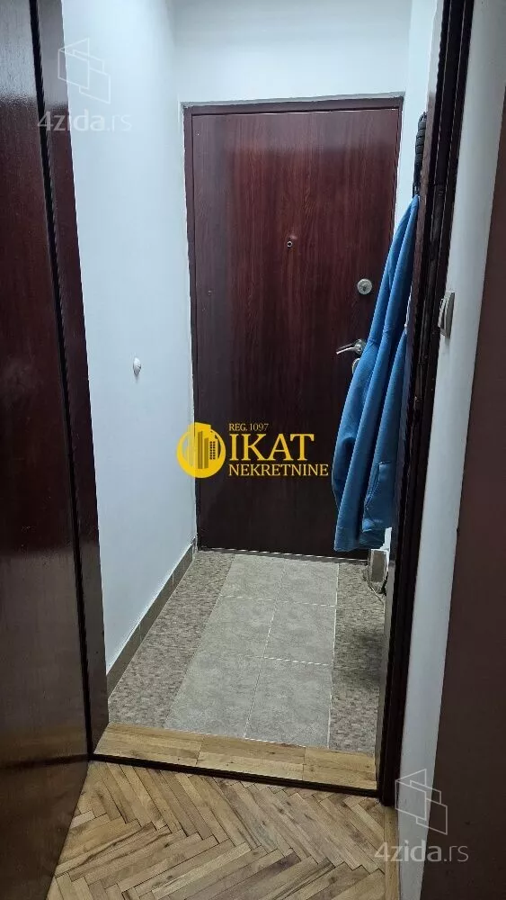 Šestosoban stan | 4zida