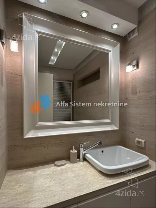 Četvoroiposoban stan | 4zida