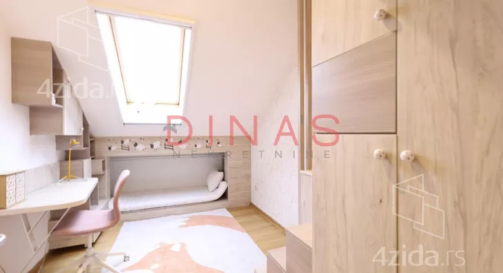 Petosoban stan | 4zida