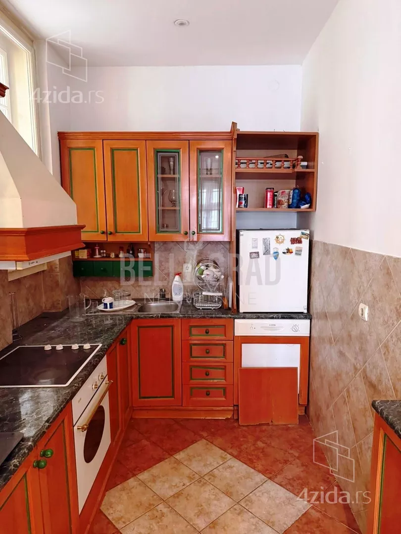 Šestosoban stan | 4zida