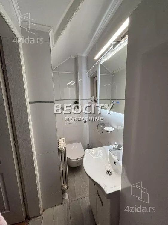 Četvoroiposoban stan | 4zida