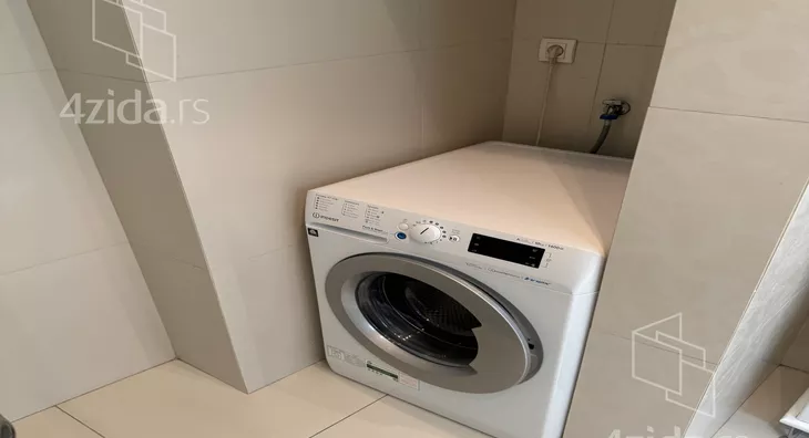 Četvoroiposoban stan | 4zida