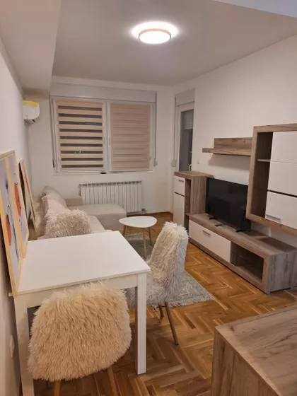 Simona Bolivara | 4zida.rs