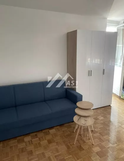SEKSPIROVA | 4zida.rs