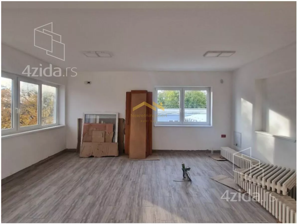 Poslovna zgrada | 4zida