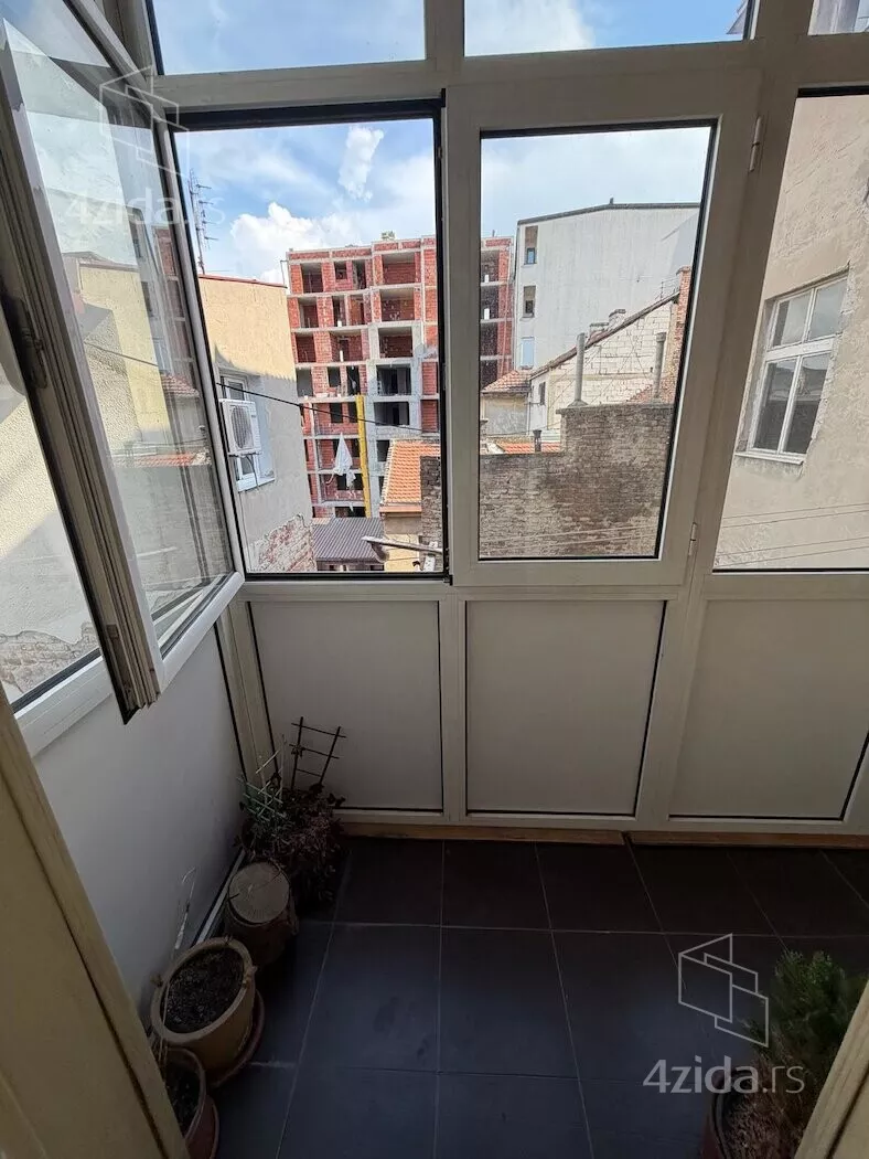 Četvoroiposoban stan | 4zida