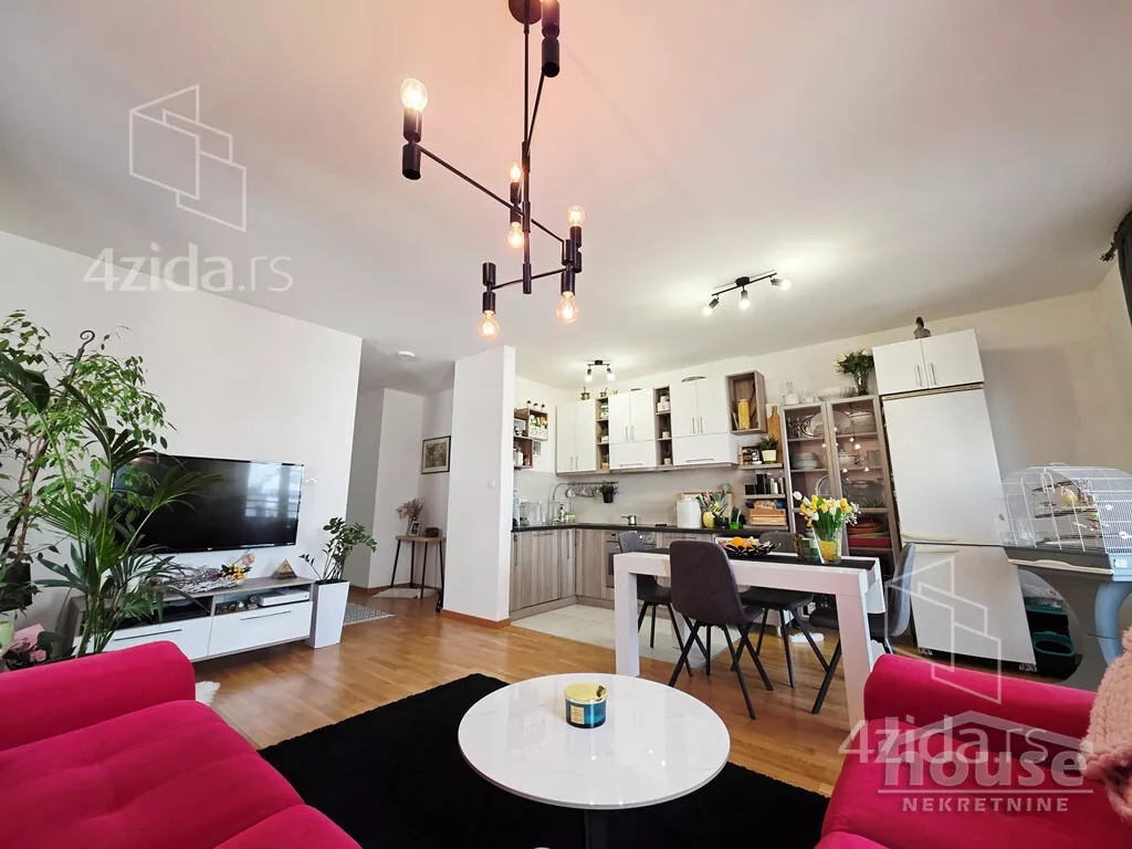 Troiposoban stan | 4zida