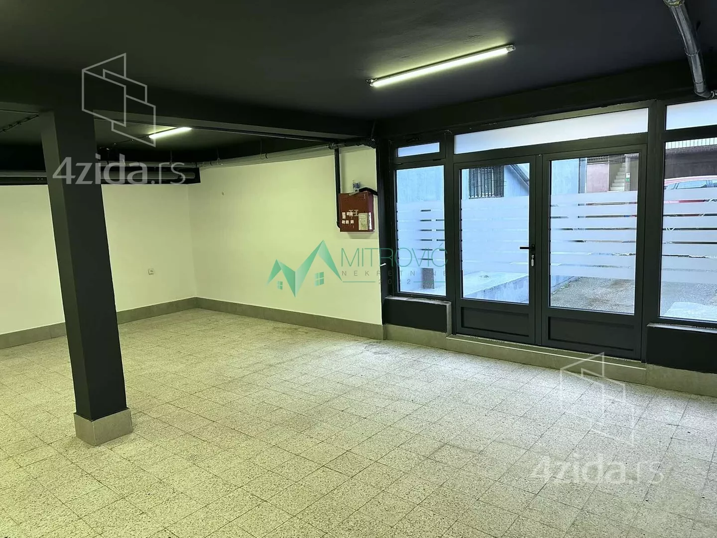 Poslovni prostor | 4zida
