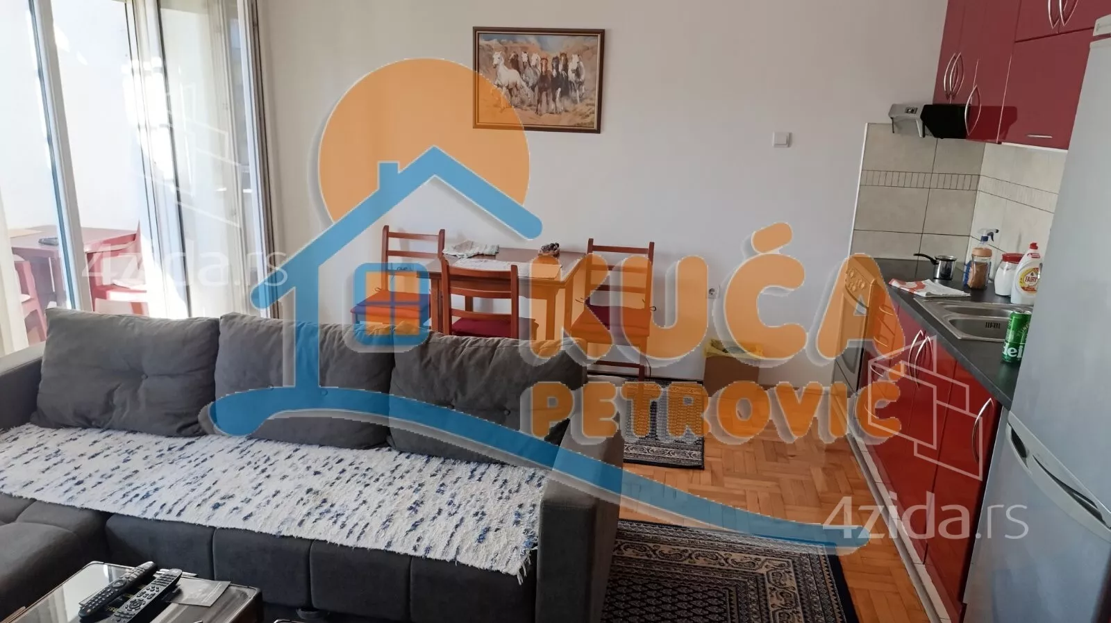 Jednoiposoban stan | 4zida