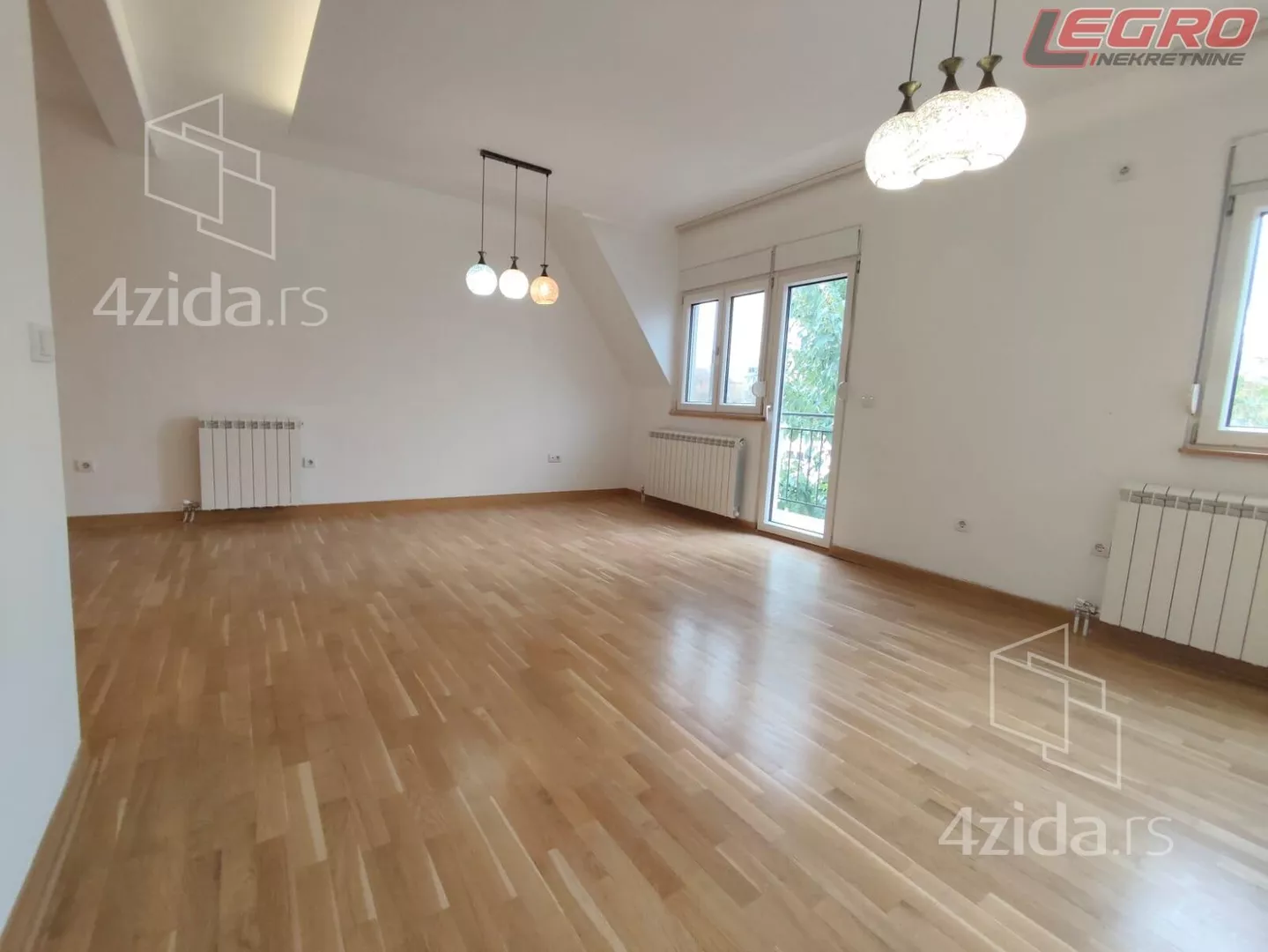 Petosoban stan | 4zida