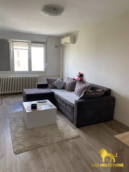 BRAĆE DRONJAK | 4zida.rs