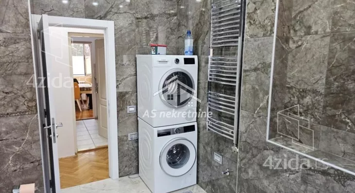 Četvoroiposoban stan | 4zida