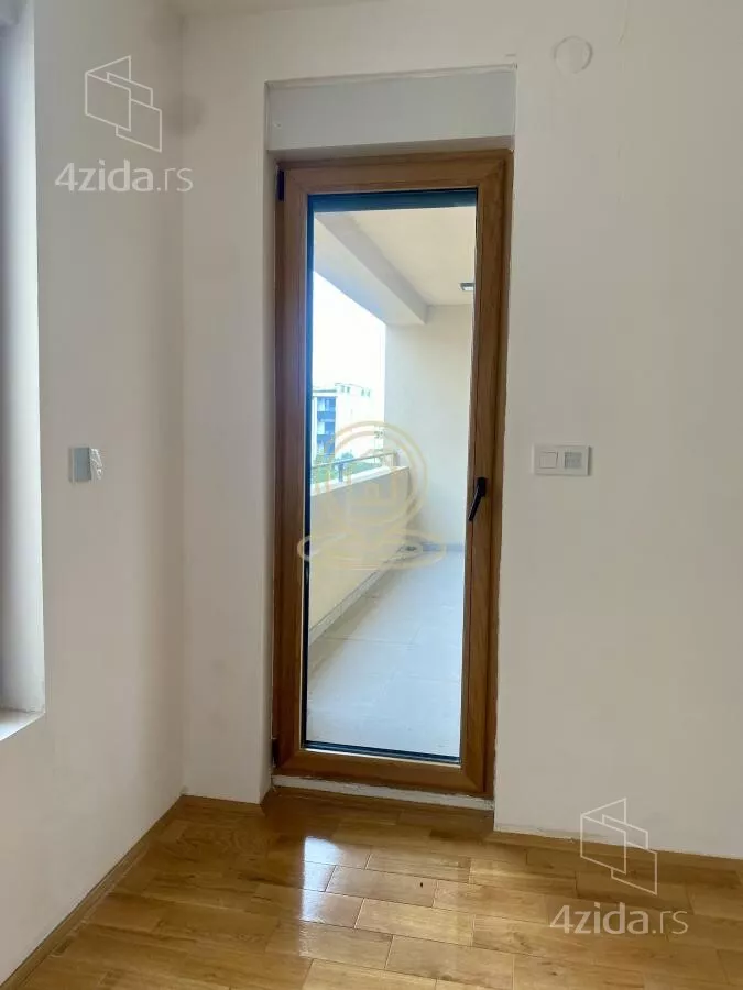 Četvoroiposoban stan | 4zida